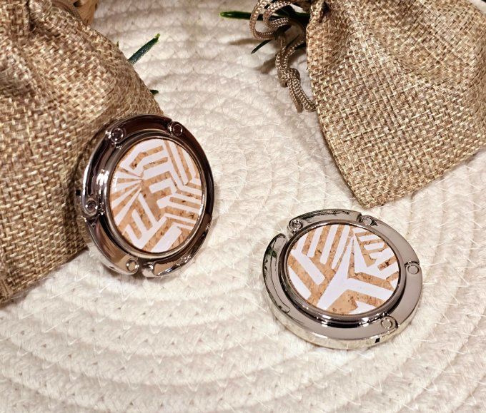 Accroche sac liège motifs blancs