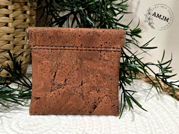 Porte monnaie en liège gravé "boussole" 