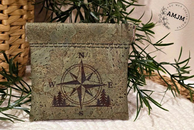 Porte monnaie en liège gravé "boussole"