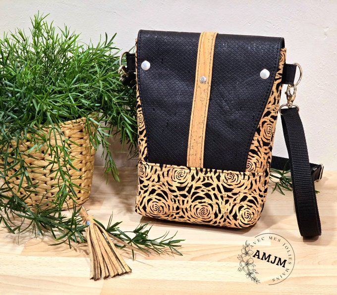 Pochette Eliane en liège découpé de roses et liège noir