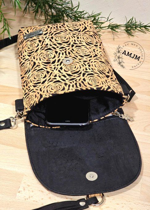 Pochette Eliane en liège découpé de roses et liège noir