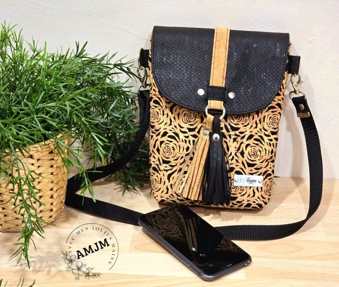 Pochette Eliane en liège découpé de roses et liège noir