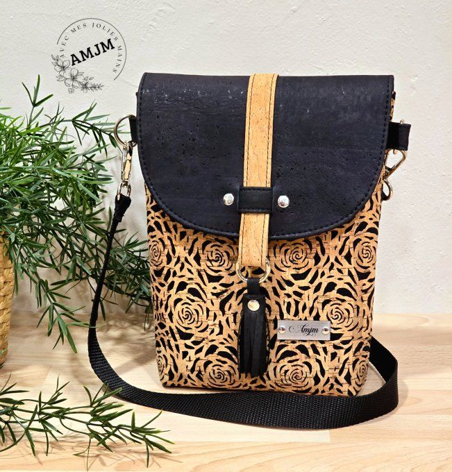 Pochette Eliane en liège découpé de roses et liège noir 