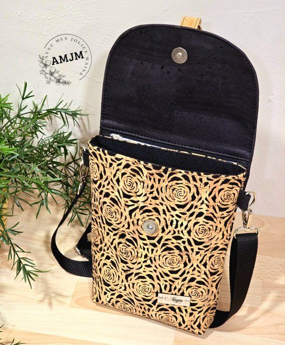 Pochette Eliane en liège découpé de roses et liège noir 
