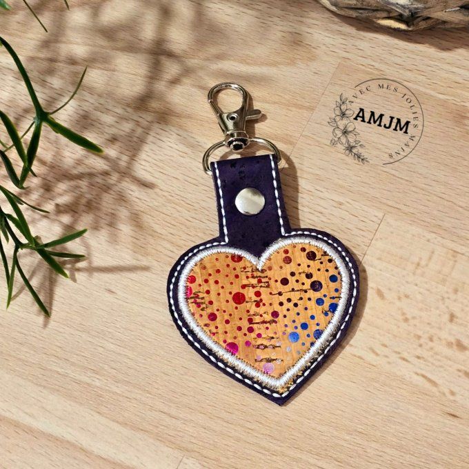 Porte-clés Coeur en liège violet et liège paillettes multicolores
