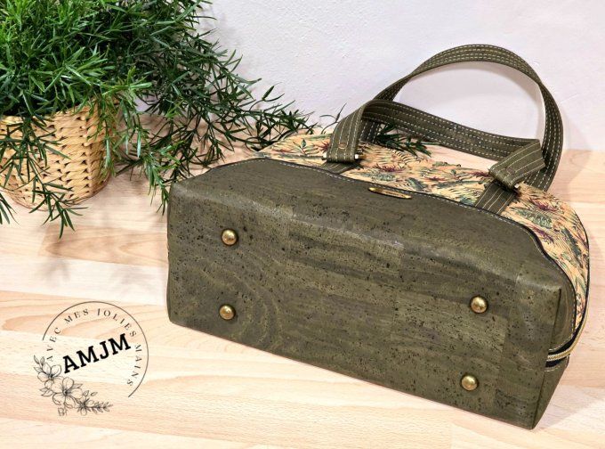 Sac Boronia en liège kaki et feuilles tropicales