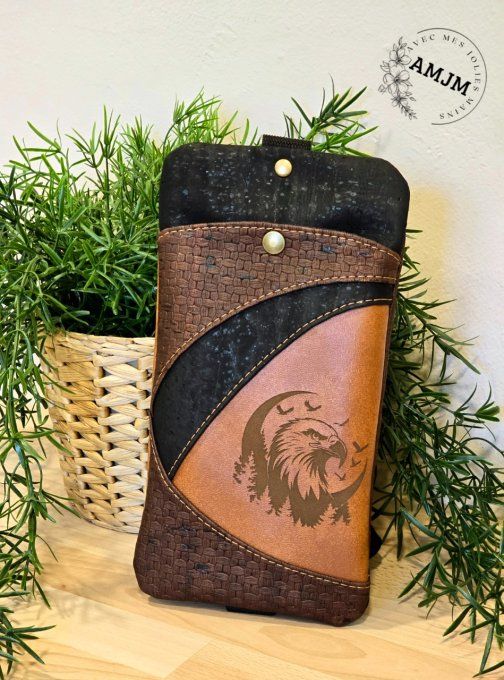 Pochette Seawood et ses gravures laser