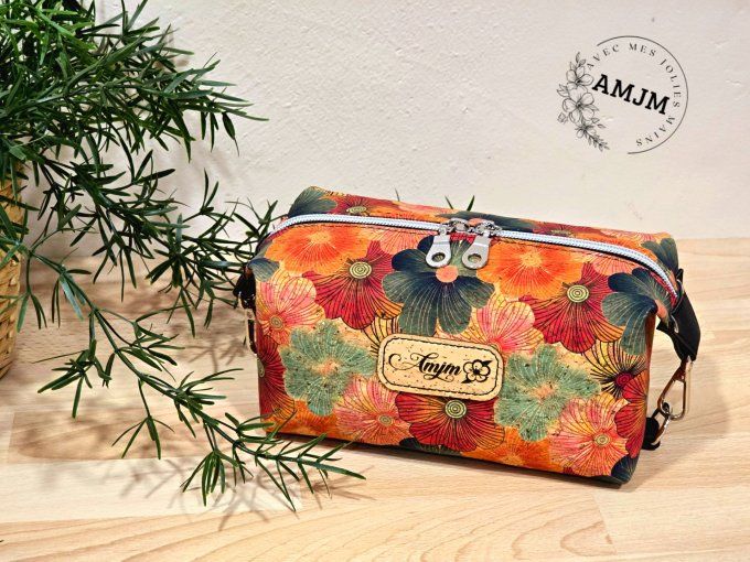 Trousse en liège fleuri