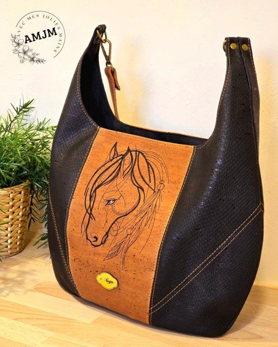 Sac Estrella et sa broderie cheval