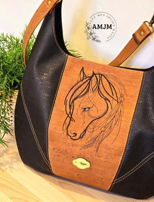 Sac Estrella et sa broderie cheval
