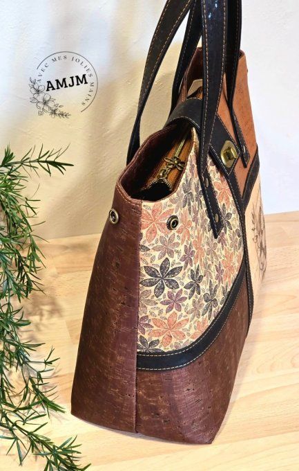 Sac Magnolia en liège et sa jolie gravure laser