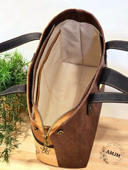 Sac Magnolia en liège et sa jolie gravure laser
