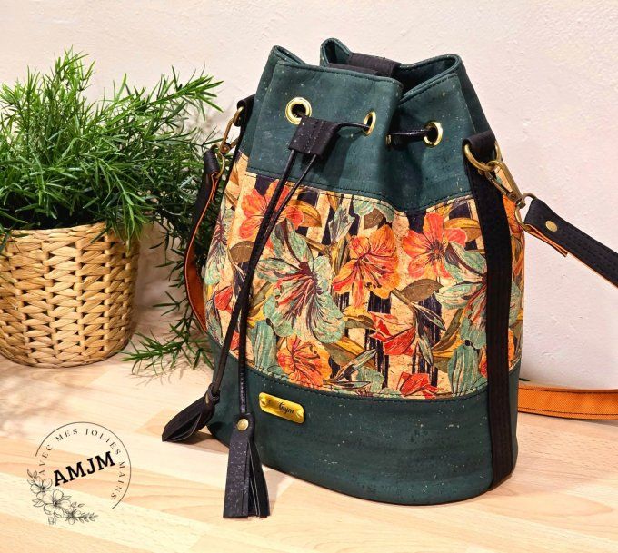 Sac seau Magnolia en liège fleuri
