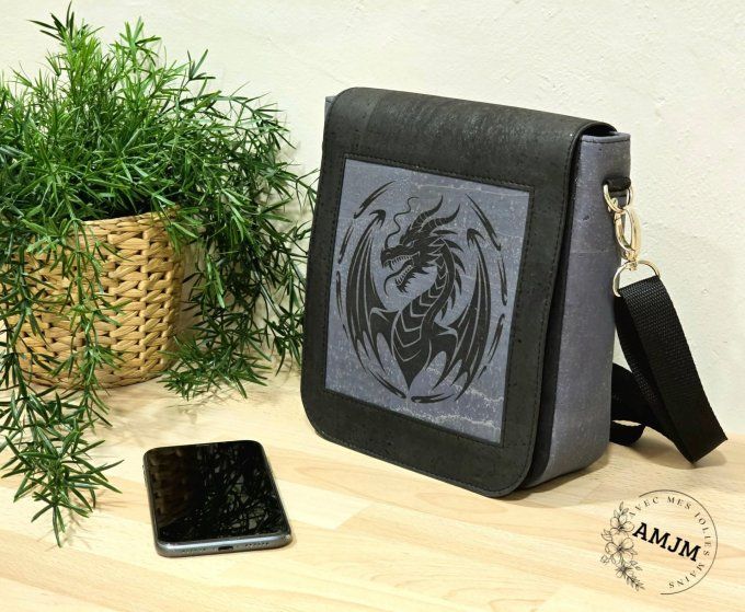 Sac Astraé et sa gravure laser Dragon