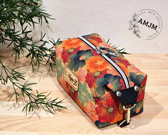 Trousse en liège fleuri
